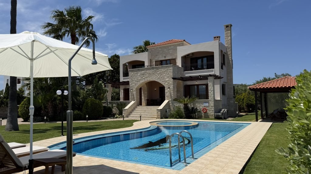 Villa Maria Kolymvari daytime exterior view